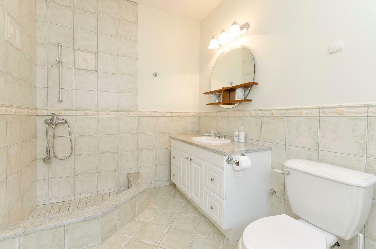 Apartment Canada Dream Vacation Srima Eksteriør bilde