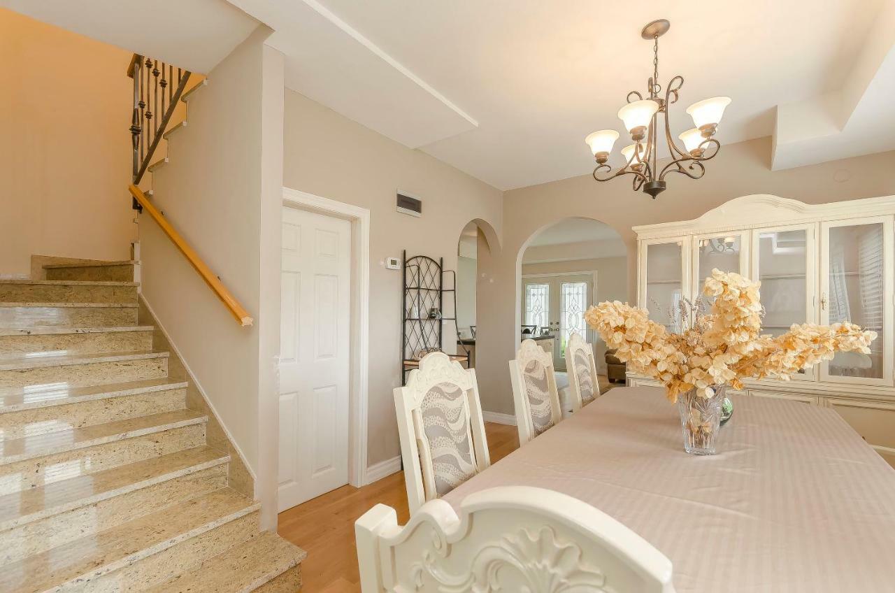 Apartment Canada Dream Vacation Srima Eksteriør bilde