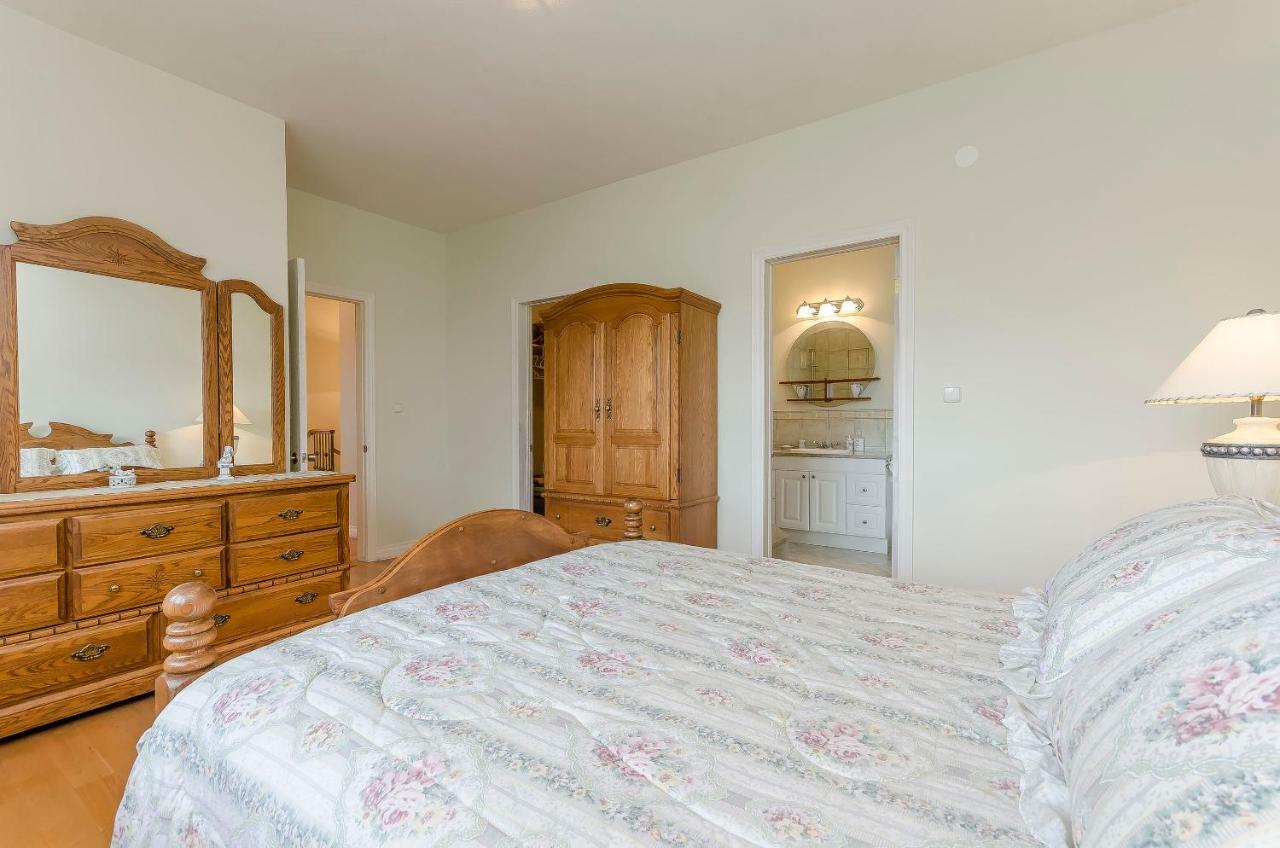 Apartment Canada Dream Vacation Srima Eksteriør bilde