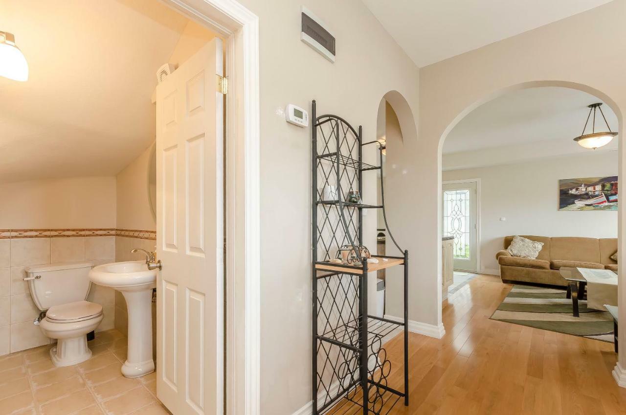 Apartment Canada Dream Vacation Srima Eksteriør bilde