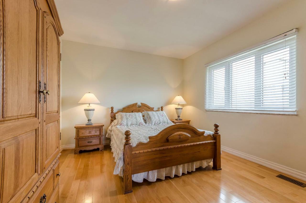 Apartment Canada Dream Vacation Srima Eksteriør bilde