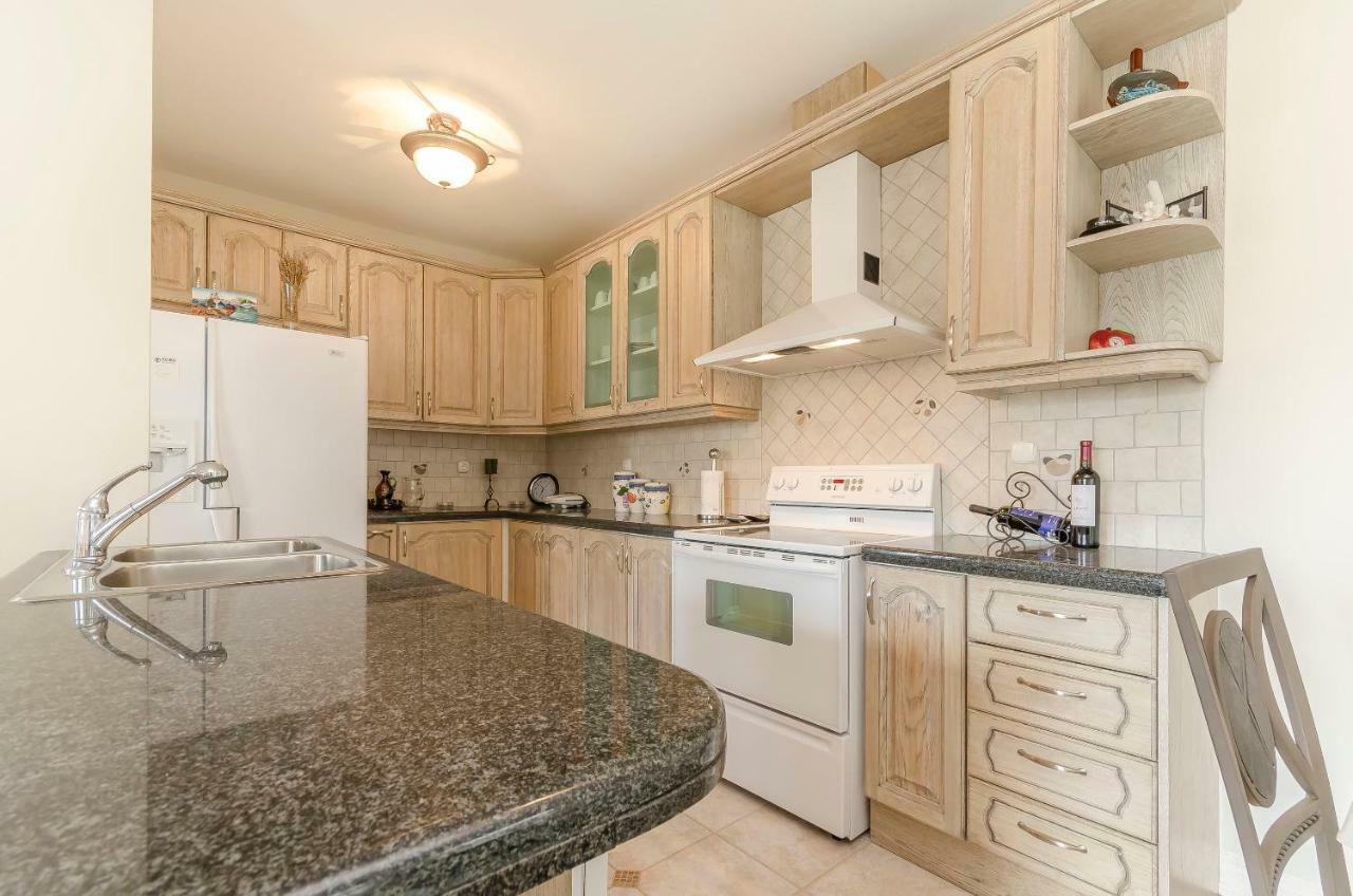 Apartment Canada Dream Vacation Srima Eksteriør bilde