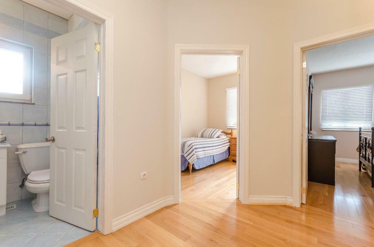 Apartment Canada Dream Vacation Srima Eksteriør bilde