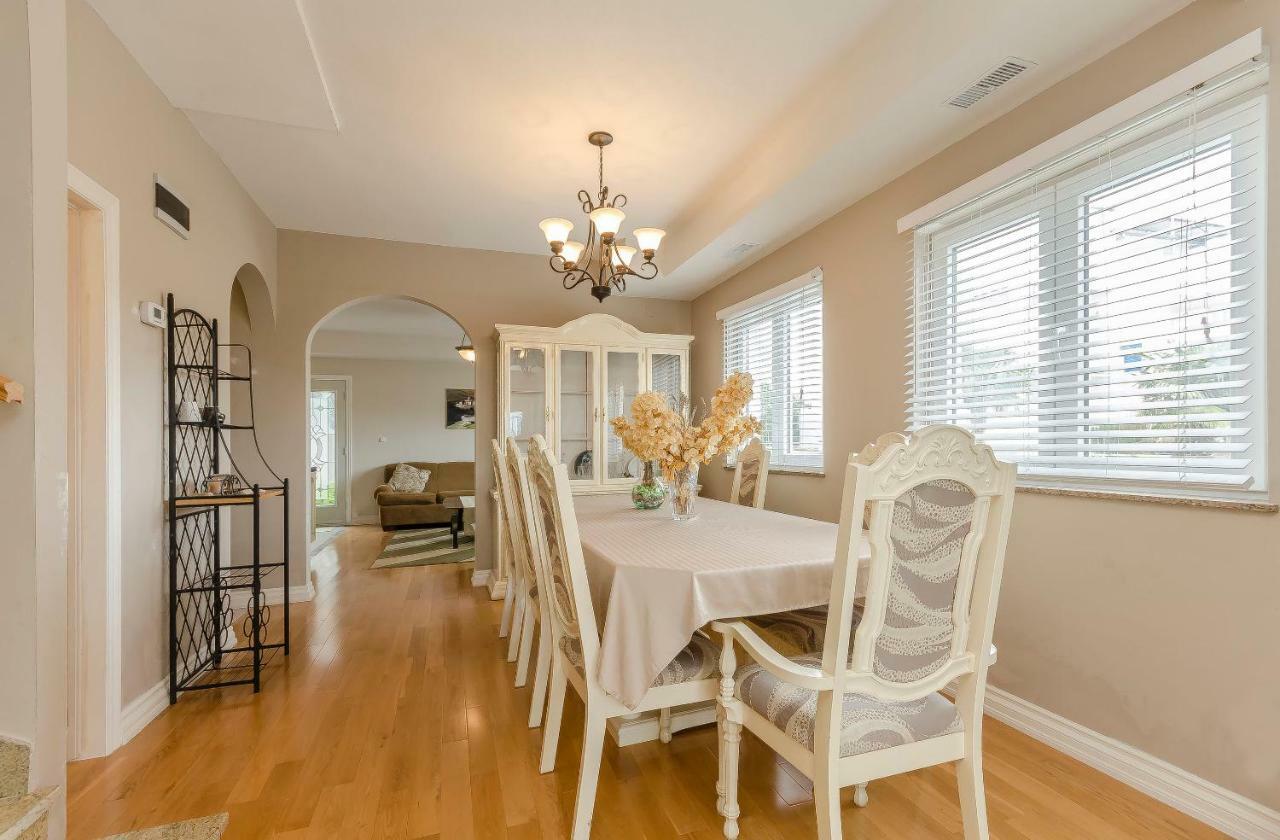 Apartment Canada Dream Vacation Srima Eksteriør bilde