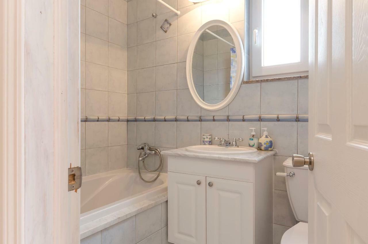 Apartment Canada Dream Vacation Srima Eksteriør bilde
